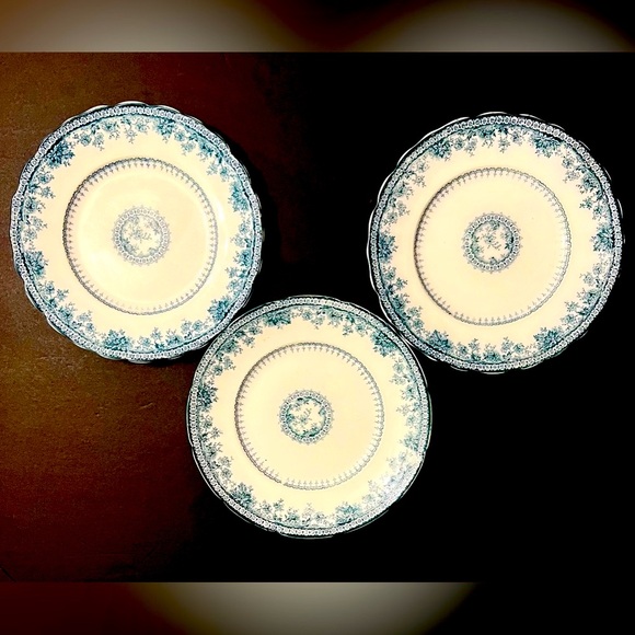 Vintage New Wharf Pottery Semi Porcelain Plates Made in England, 3 Plates - Picture 7 of 7